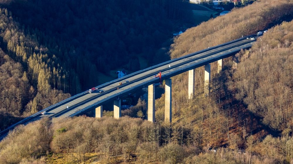 Oberrahmede von oben - Vollsperrung des Autobahn- Brückenbauwerk der BAB A45 Talbrücke Rahmede in Oberrahmede im Bundesland Nordrhein-Westfalen, Deutschland