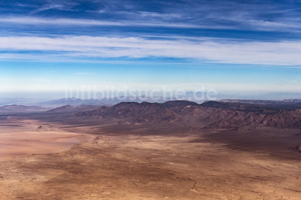 Luftaufnahme Hualapai - Von Bergen umsäumte Tallandschaft in Hualapai in Arizona, USA