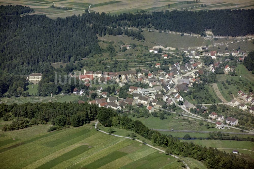 Luftbild Bad Imnau - Von Wald umgebene Ortsansicht in Bad Imnau im Bundesland Baden-Württemberg, Deutschland