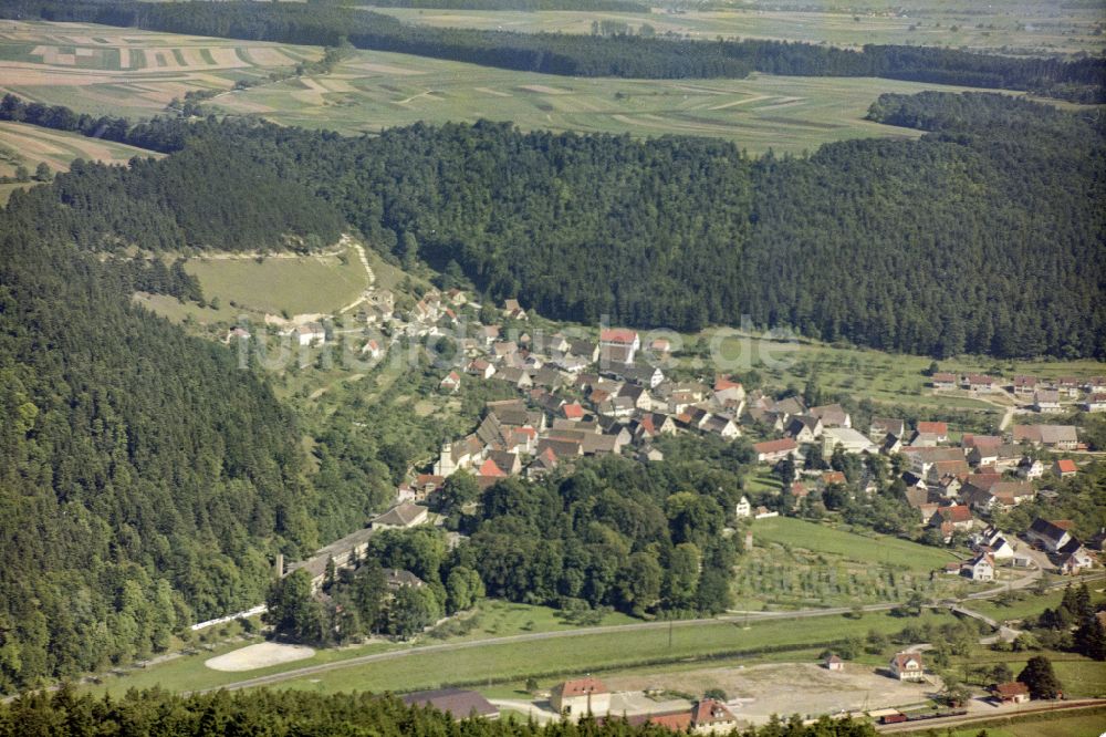 Luftaufnahme Bad Imnau - Von Wald umgebene Ortsansicht in Bad Imnau im Bundesland Baden-Württemberg, Deutschland