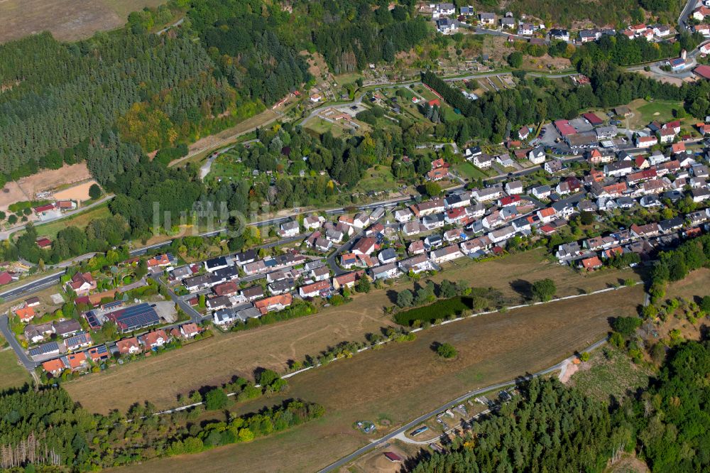 Luftaufnahme Burgsinn - Von Wald umgebene Ortsansicht in Burgsinn im Bundesland Bayern, Deutschland