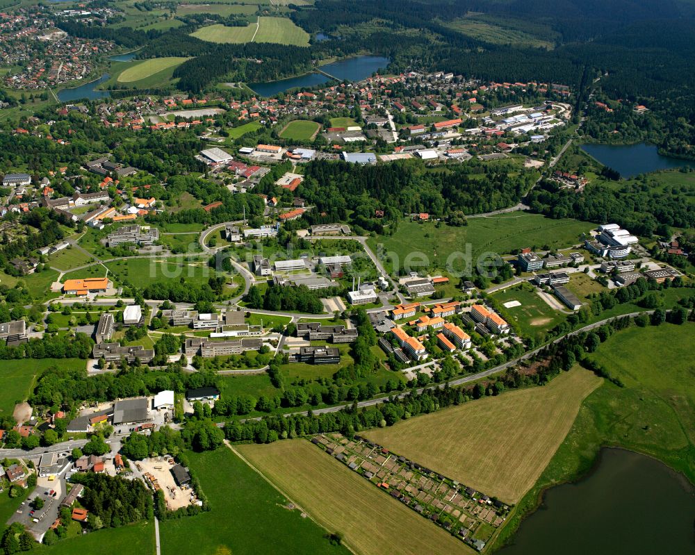 Luftbild Clausthal-Zellerfeld - Von Wald umgebene Ortsansicht in Clausthal-Zellerfeld im Bundesland Niedersachsen, Deutschland