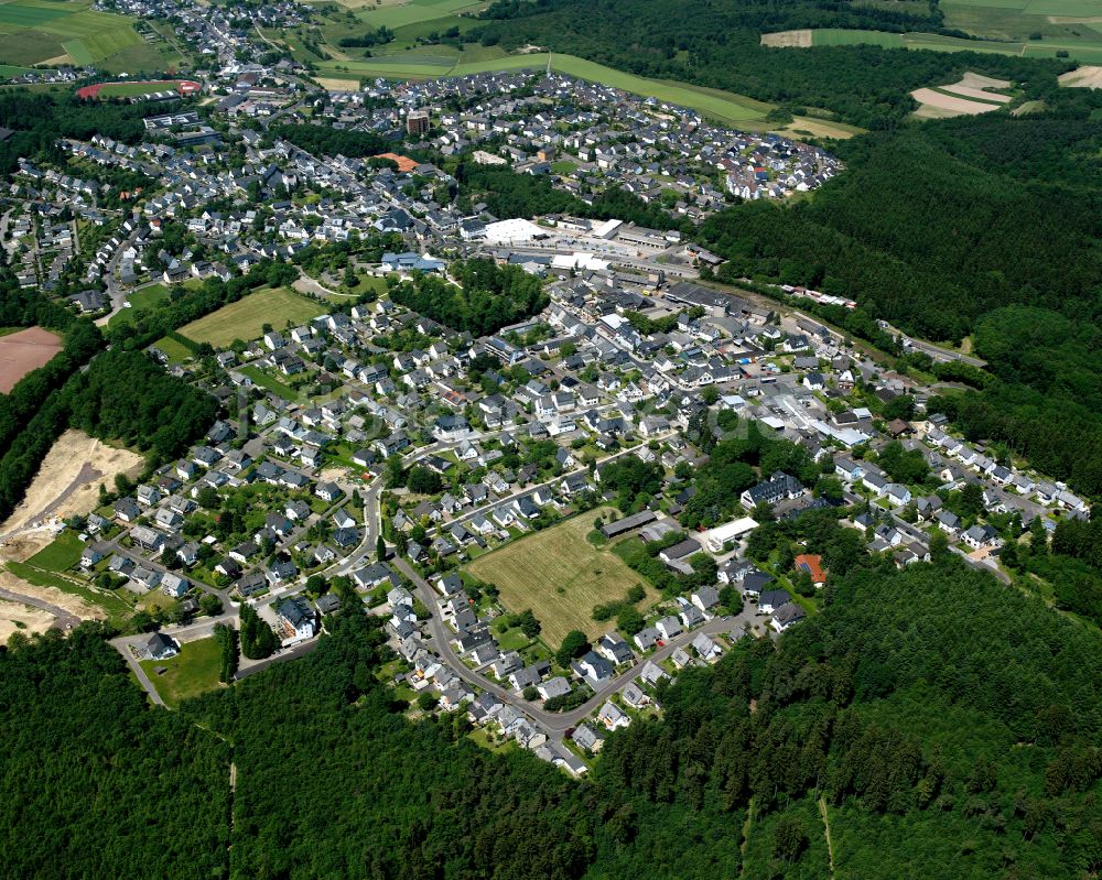 Luftbild Emmelshausen - Von Wald umgebene Ortsansicht in Emmelshausen im Bundesland Rheinland-Pfalz, Deutschland