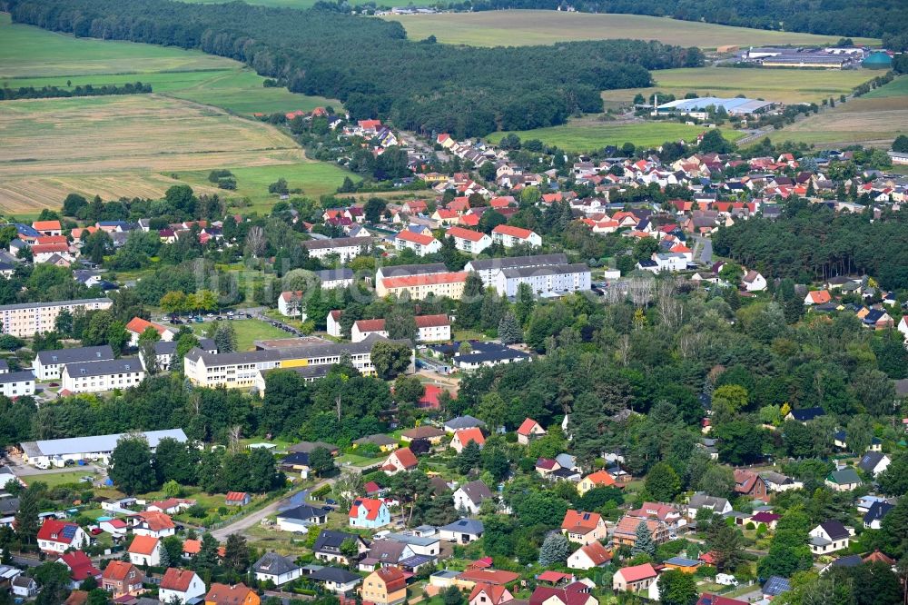 Klosterfelde von oben - Von Wald umgebene Ortsansicht in Klosterfelde im Bundesland Brandenburg, Deutschland