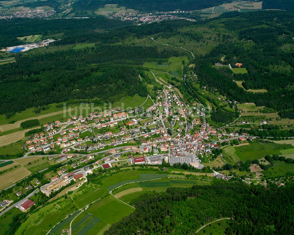 Luftbild Oberschwandorf - Von Wald umgebene Ortsansicht in Oberschwandorf im Bundesland Baden-Württemberg, Deutschland