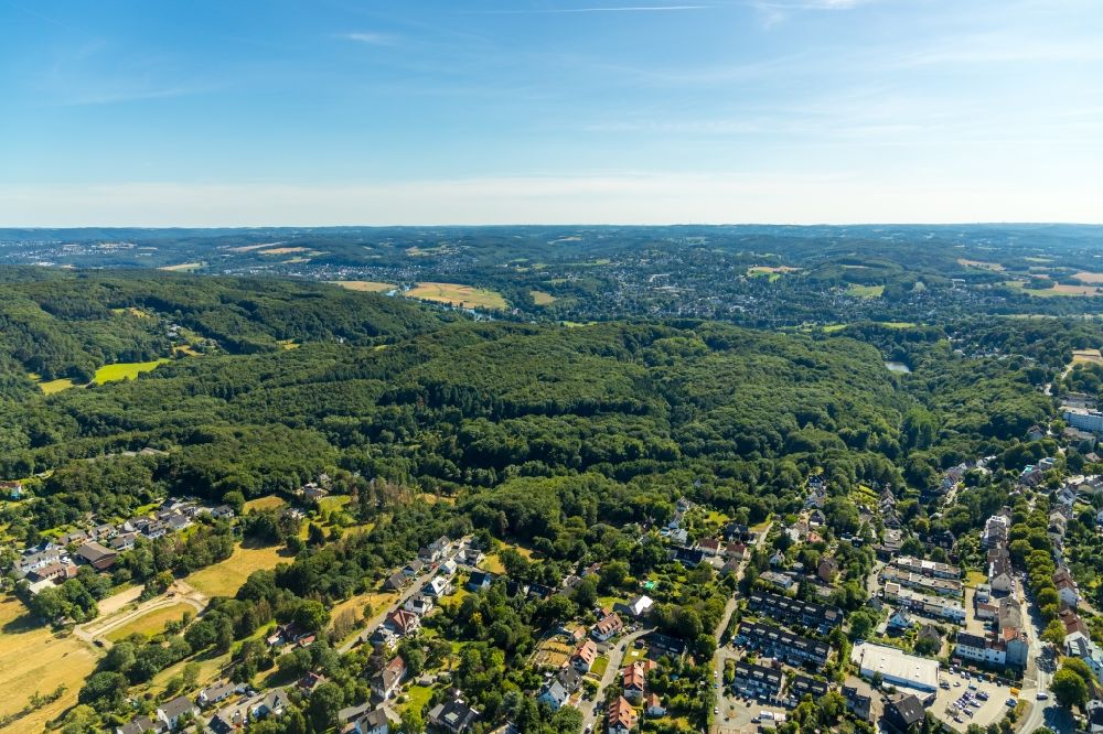 Witten von oben - Von Wald umgebene Ortsansicht im Ortsteil Borbach in Witten im Bundesland Nordrhein-Westfalen, Deutschland