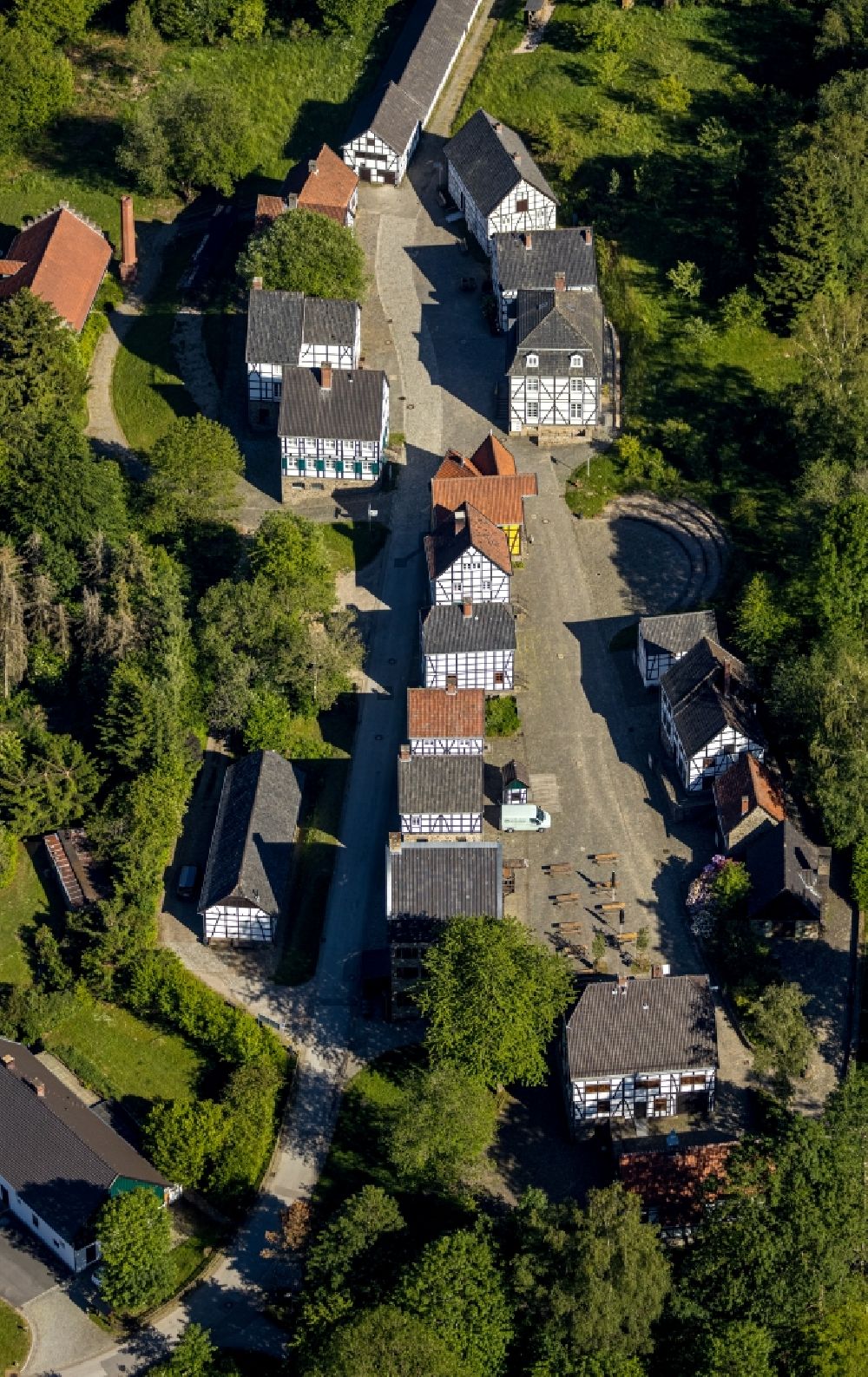 Luftbild Hagen - Von Wald umgebene Ortsansicht im Ortsteil Dahl in Hagen im Bundesland Nordrhein-Westfalen, Deutschland