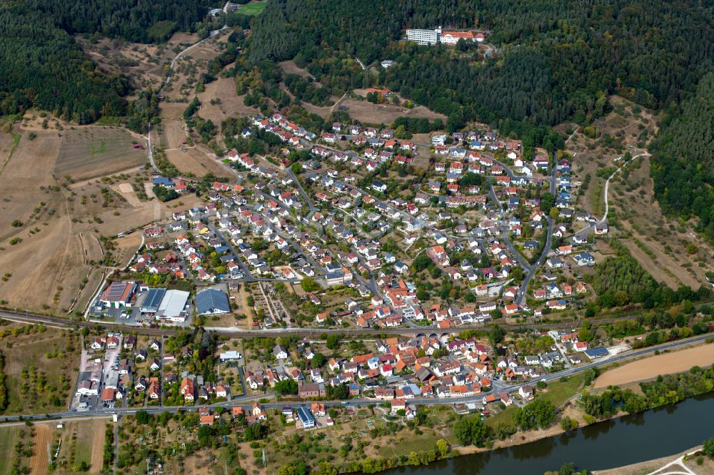 Luftaufnahme Sackenbach - Von Wald umgebene Ortsansicht in Sackenbach im Bundesland Bayern, Deutschland