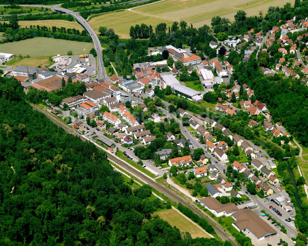 Luftbild Sickenhausen - Von Wald umgebene Ortsansicht in Sickenhausen im Bundesland Baden-Württemberg, Deutschland