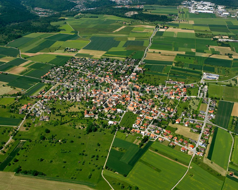 Luftbild Vollmaringen - Von Wald umgebene Ortsansicht in Vollmaringen im Bundesland Baden-Württemberg, Deutschland