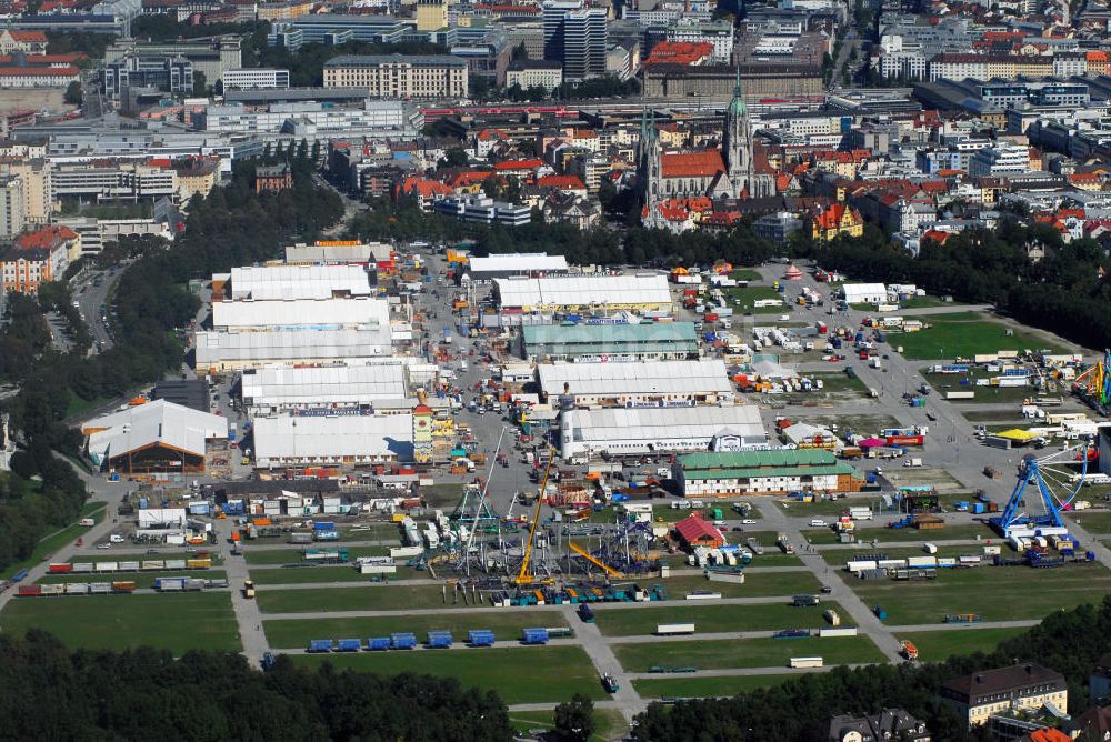 Luftaufnahme München - Vorbereitung auf das Oktoberfest München