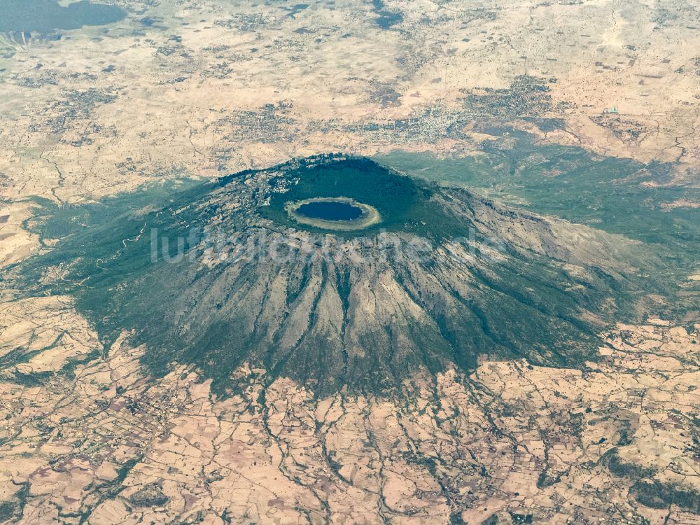 Adulala aus der Vogelperspektive: Vulkan- und Krater- Landschaft Mount Zuqualla in Adulala in Oromia, Äthiopien