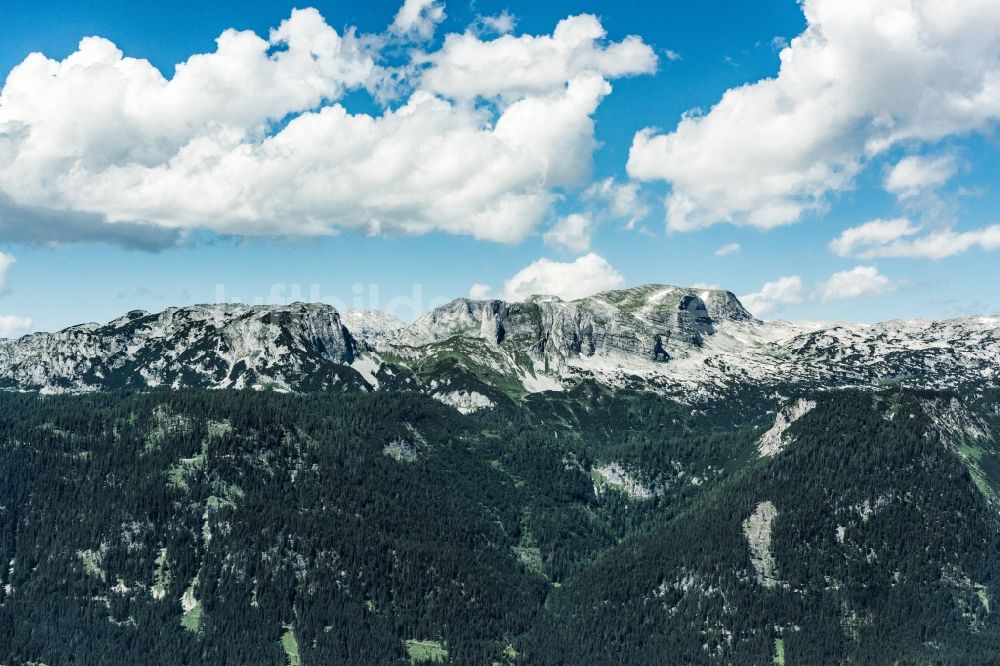 Tauplitz aus der Vogelperspektive: Wald und Berglandschaft in Tauplitz in Steiermark, Österreich