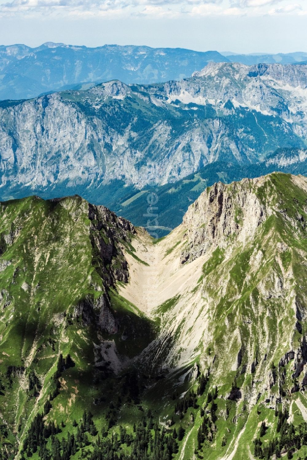 Vordernberg aus der Vogelperspektive: Wald und Berglandschaft in Vordernberg in Steiermark, Österreich