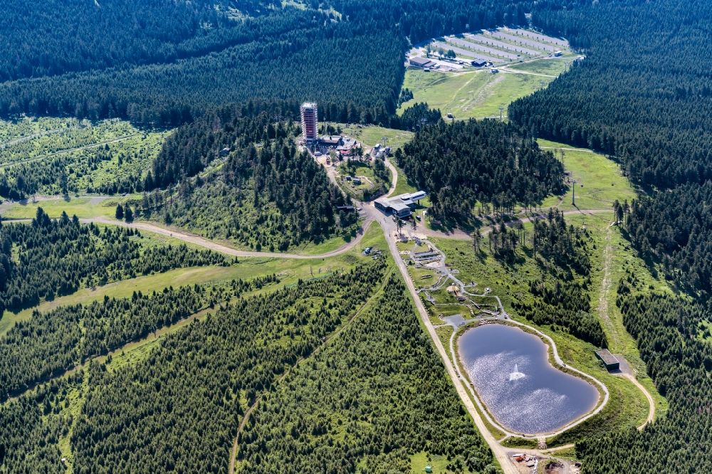 Luftaufnahme Braunlage - Wald und Berglandschaft am Wurmberg in Braunlage im Bundesland Niedersachsen, Deutschland