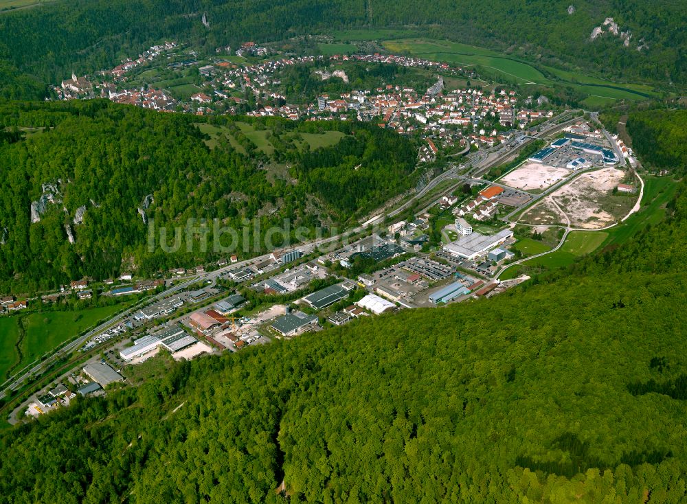 Luftaufnahme Weiler - Wald- Industrie- und Gewerbegebiet in Weiler im Bundesland Baden-Württemberg, Deutschland