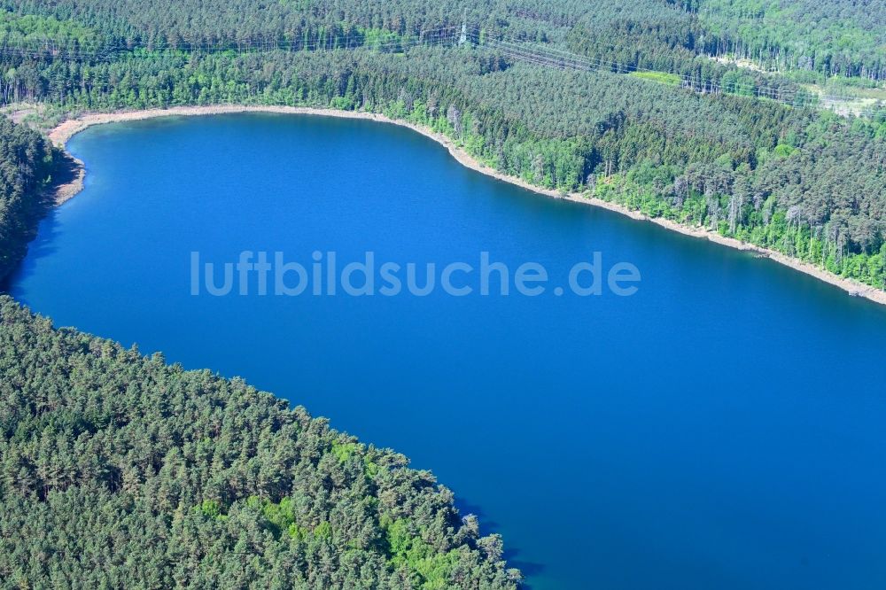 Fürstensee von oben - Waldgebiete am Ufer des See Kleiner Keetzsee in Fürstensee im Bundesland Mecklenburg-Vorpommern, Deutschland