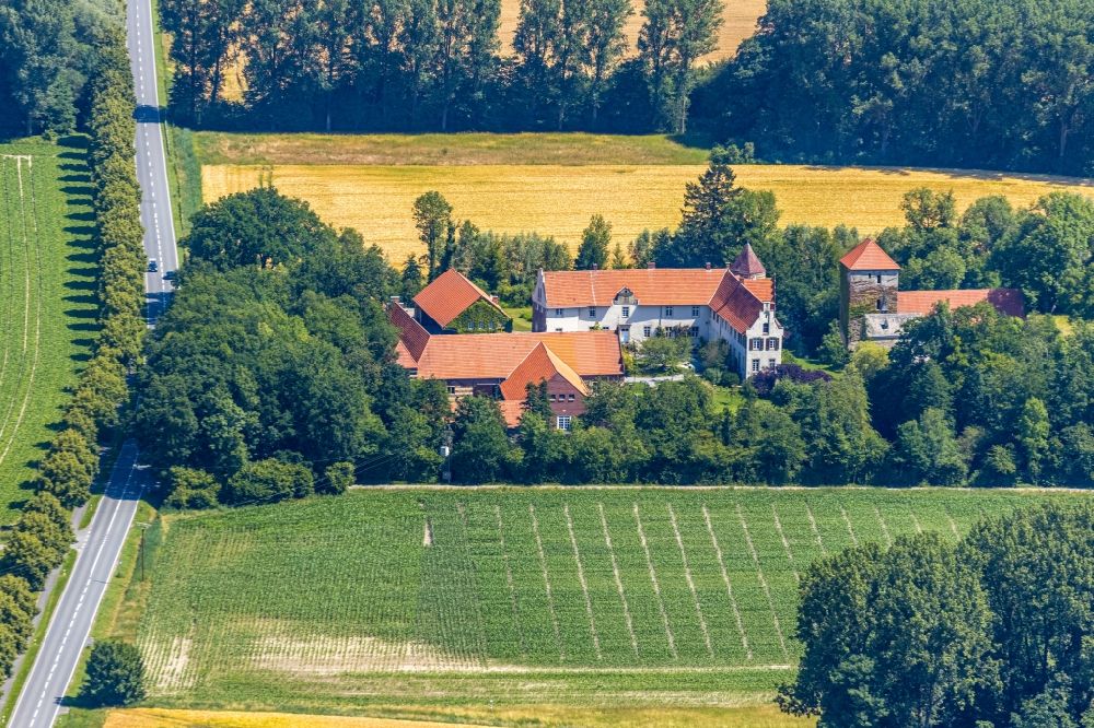 Luftbild Billerbeck - Wassergraben mit Wasserschloß Schloss Haus Hameren in Billerbeck im Bundesland Nordrhein-Westfalen, Deutschland