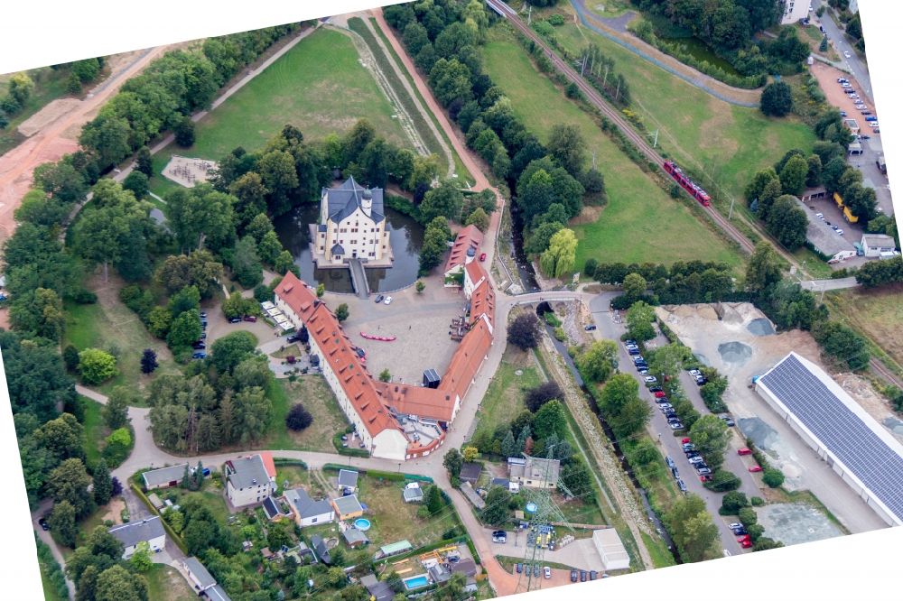 Luftbild Neukirchen/Erzgebirge - Wassergraben mit Wasserschloß Schloss Klaffenbach in Neukirchen/Erzgebirge im Bundesland Sachsen, Deutschland