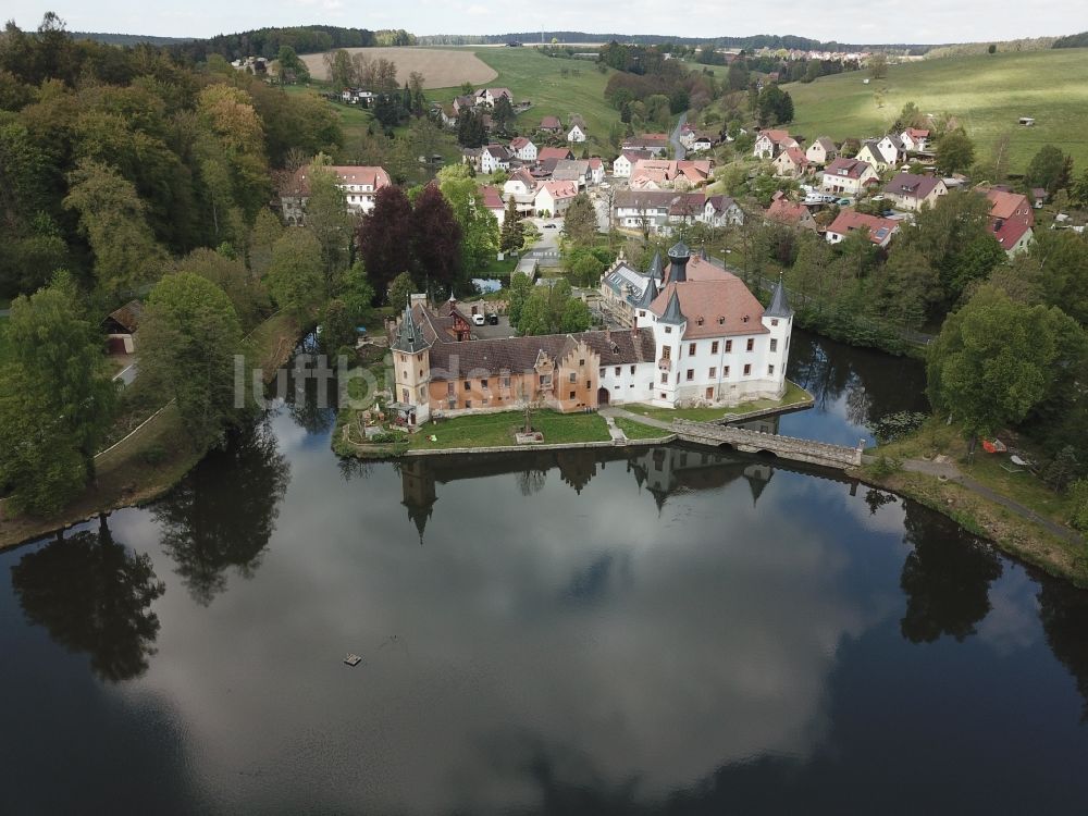 Luftaufnahme Wolfersdorf - Wassergraben mit Wasserschloß Schloss Zur Fröhlichen Wiederkunft in Wolfersdorf im Bundesland Thüringen, Deutschland