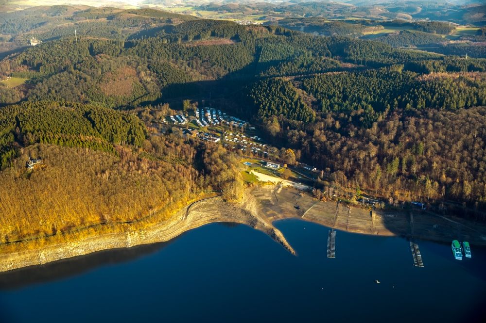 Luftbild Attendorn - Wassermangel an den Uferbereichen der Bigge in Attendorn im Bundesland Nordrhein-Westfalen, Deutschland