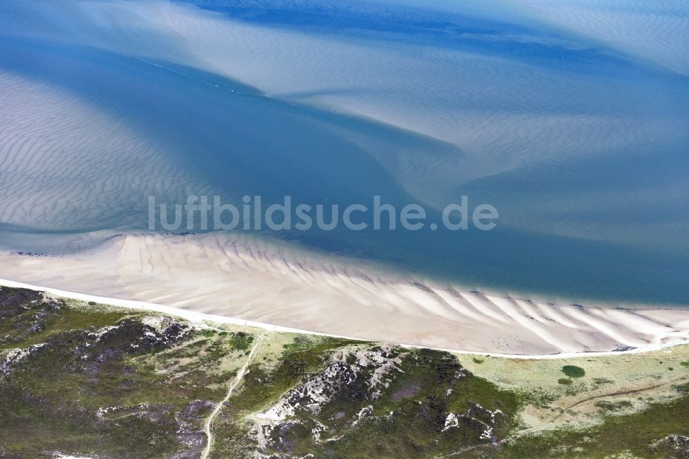 Luftbild Sylt - Wasseroberfläche an der Meeres- Küste in Sylt im Bundesland Schleswig-Holstein, Deutschland