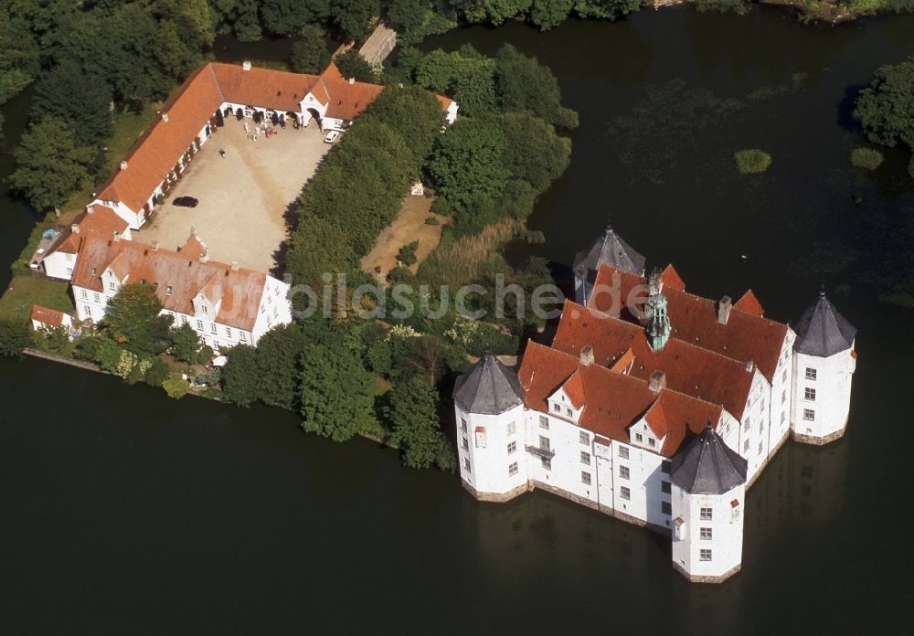 Glücksburg (Ostsee) von oben - Wasserschloss in Glücksburg im Bundesland Schleswig-Holstein
