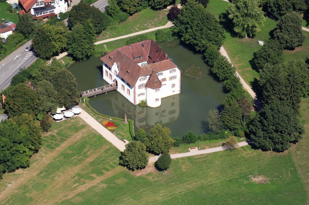 Inzlingen von oben - Wasserschloss Inzlingen in Baden Württemberg