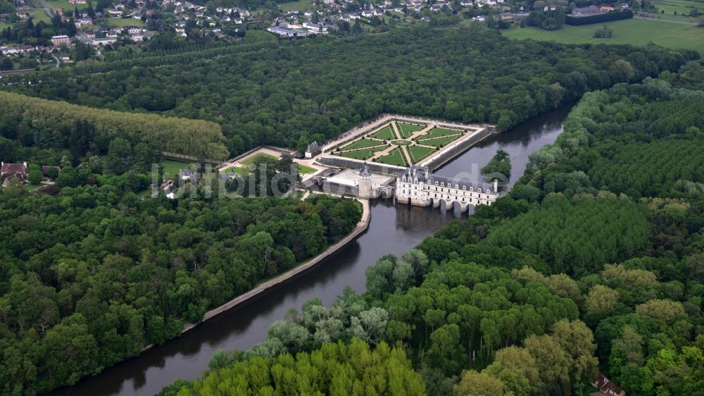 Luftaufnahme Chenonceaux - Wasserschloss Schloss Chenonceau bei Chenonceaux im Département Indre-et-Loire der Region Centre in Frankreich