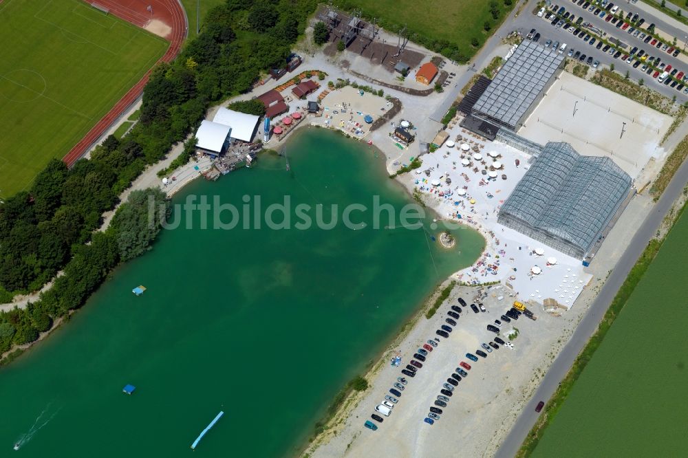Aschheim von oben - Wasserskipark Aschheim und Sportanlagen in Aschheim im Bundesland Bayern