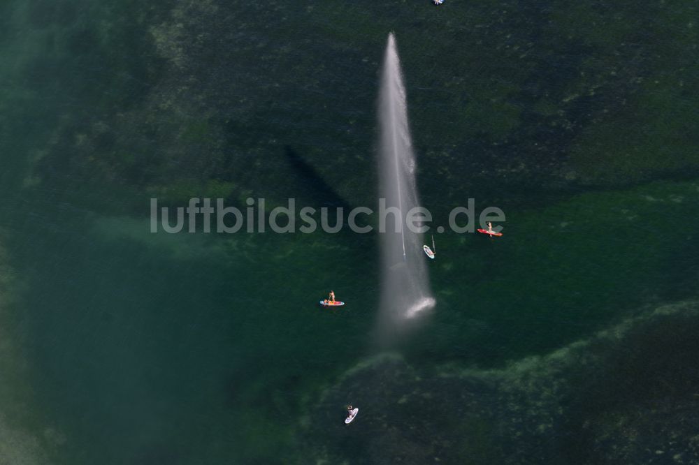 Konstanz von oben - Wasserspiel- Fontaine auf auf dem Bodensee in Konstanz im Bundesland Baden-Württemberg, Deutschland
