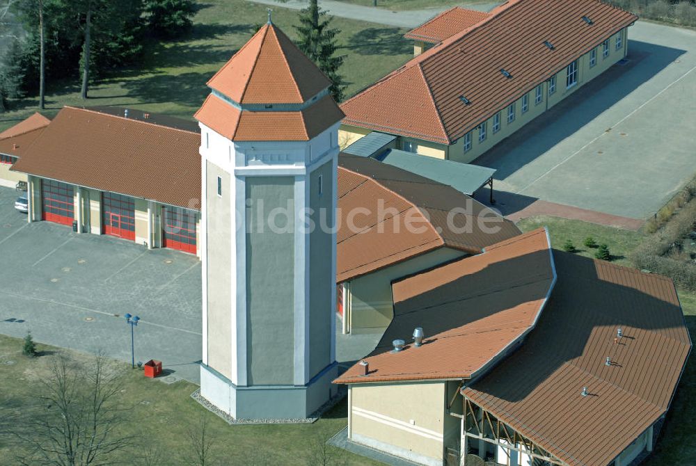 Müncheberg von oben - Wasserturm und Gerätehaus der Ortsfeuerwehr Müncheberg