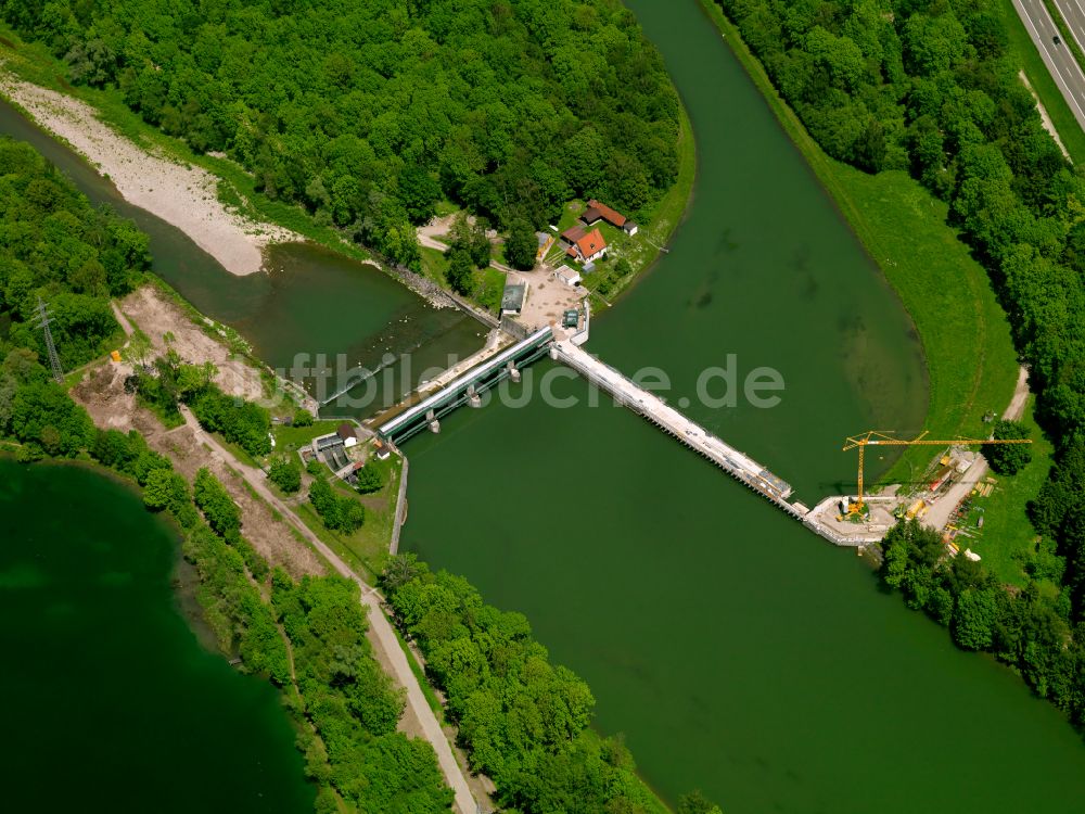 Luftaufnahme Altenstadt - Wasserwerk und Wasserkraftwerk an der Iller in Altenstadt im Bundesland Bayern, Deutschland