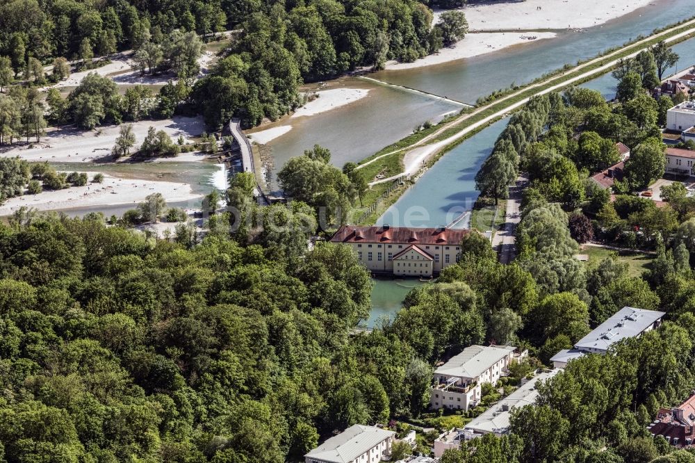 Luftaufnahme München - Wasserwerk und Wasserkraftwerk Isarwerk 2 am Flaucher in München im Bundesland Bayern, Deutschland