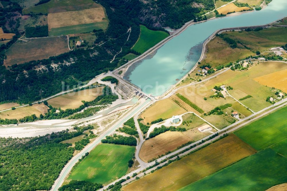 Luftbild Méreuil - Wasserwerk und Wasserkraftwerk am Wildwasserfluss Buëch in Méreuil in Provence-Alpes-Cote d'Azur, Frankreich