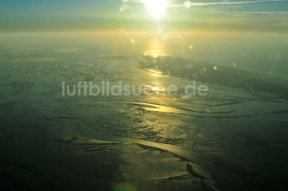 Wangerland aus der Vogelperspektive: Wattenmeer der Nordsee- Küste in Wangerland im Bundesland Niedersachsen