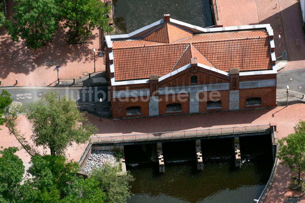 Luftbild Hannover - Wehrbrückenhaus über die Leine in Hannover im Bundesland Niedersachsen, Deutschland