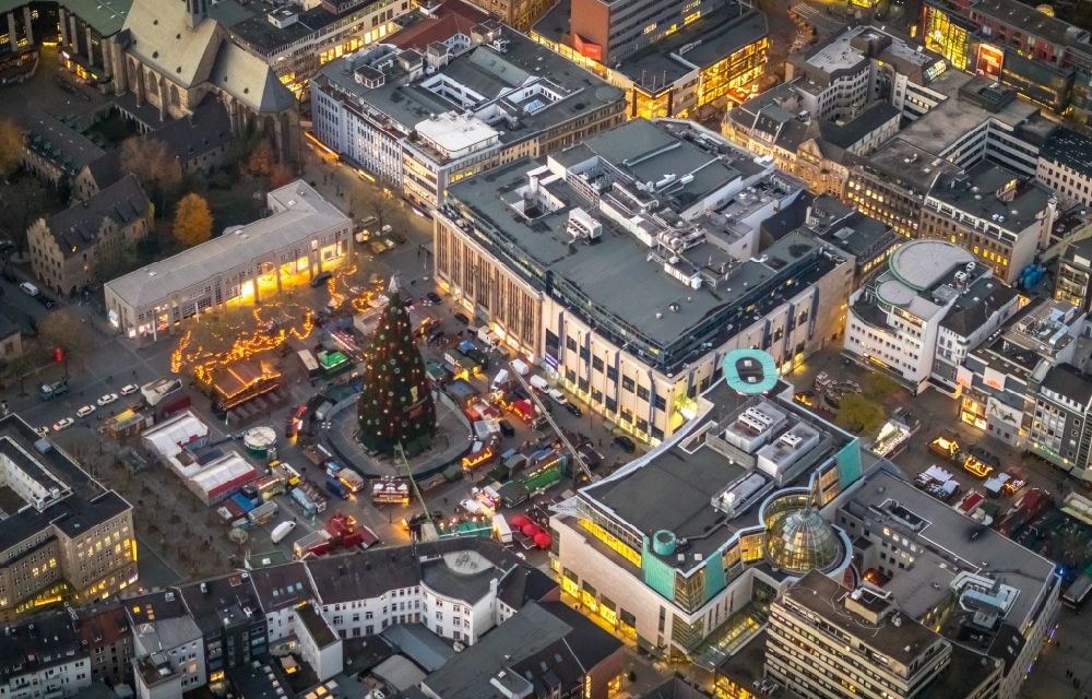 Luftaufnahme Dortmund - Weihnachtsmarkt- Veranstaltungsgelände und Verkaufs- Hütten und Buden am Alten Markt in Dortmund im Bundesland Nordrhein-Westfalen