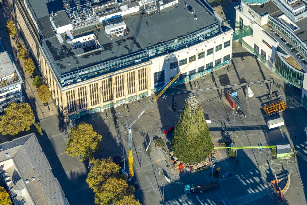 Luftaufnahme Dortmund - Weihnachtsmarkt- Veranstaltungsgelände und der Verkaufs- Hütten und Buden des Dortmunder Weihnachtsmarkt in Dortmund im Bundesland Nordrhein-Westfalen, Deutschland