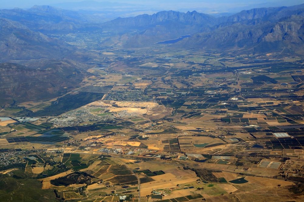 Luftaufnahme Val De Vie Winelands Lifestyle Estate - Weinanbaugebiet und Wohngebiet Val de Vie Winelands Lifestyle Estate in Paarl in der Provinz Westkap, Südafrika