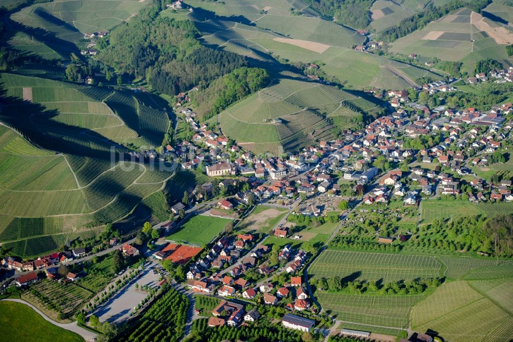 Luftbild Durbach - Weinbergs- Landschaft der Winzer- Gebiete in Durbach im Bundesland Baden-Württemberg