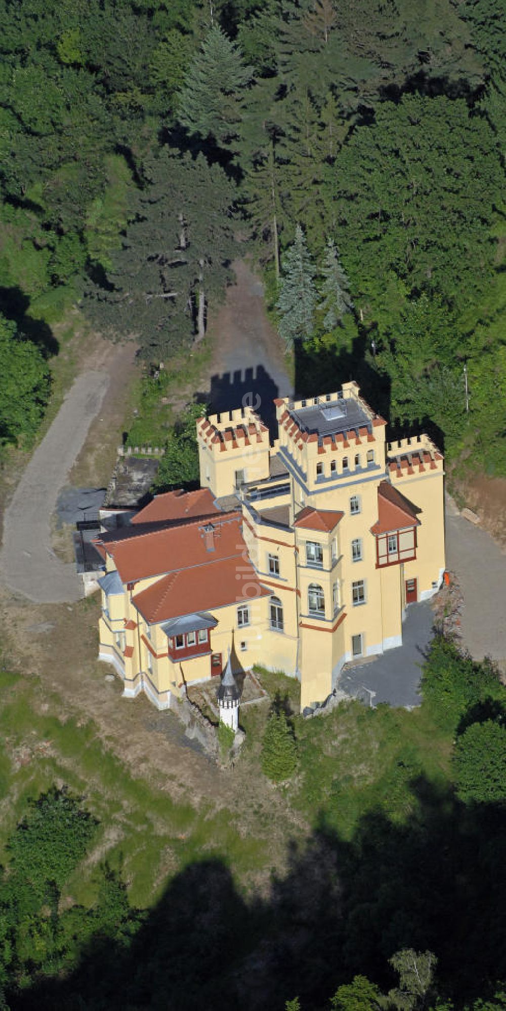 Luftaufnahme Cossebaude - Weißes Schloss Cossebaude