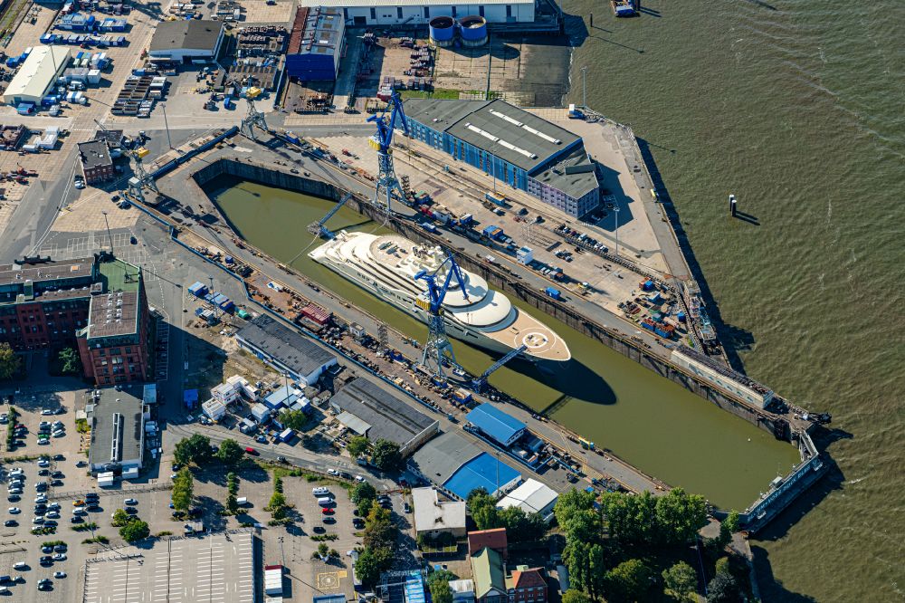 Hamburg aus der Vogelperspektive: Werftgelände der Blohm + Voss Dock Elbe in Hamburg, Deutschland