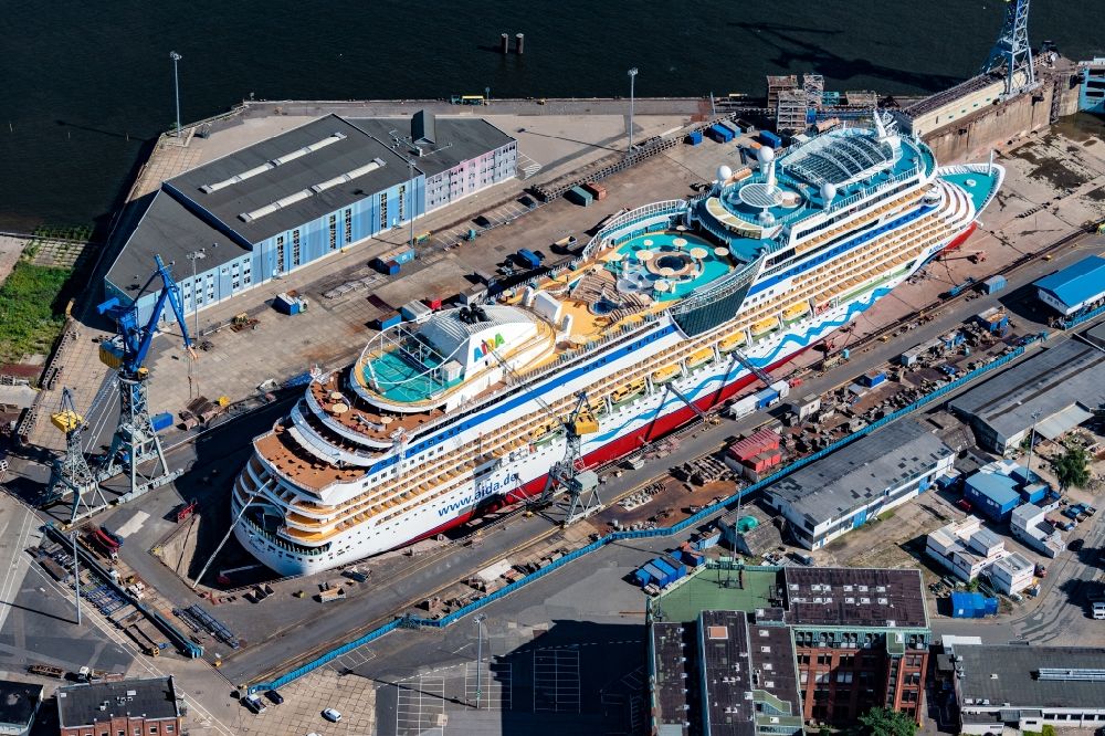 Hamburg aus der Vogelperspektive: Werftgelände der Blohm + Voss Dock Elbe in Hamburg, Deutschland