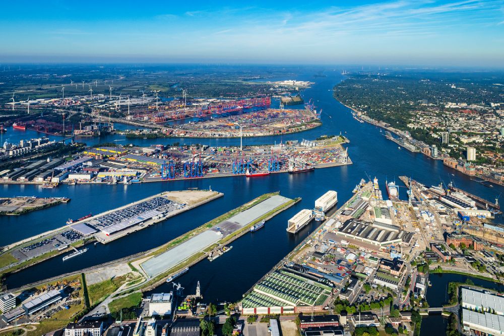 Hamburg aus der Vogelperspektive: Werftgelände der Blohm + Voss im Ortsteil Kleiner Grasbrook in Hamburg