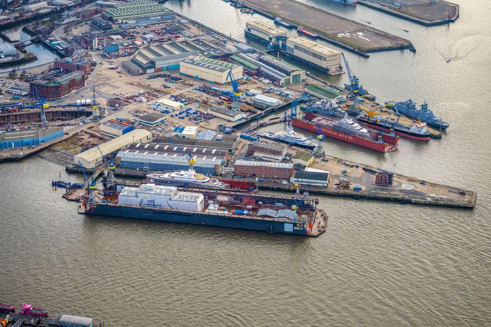 Hamburg aus der Vogelperspektive: Werftgelände der Blohm+Voss GmbH in Hamburg