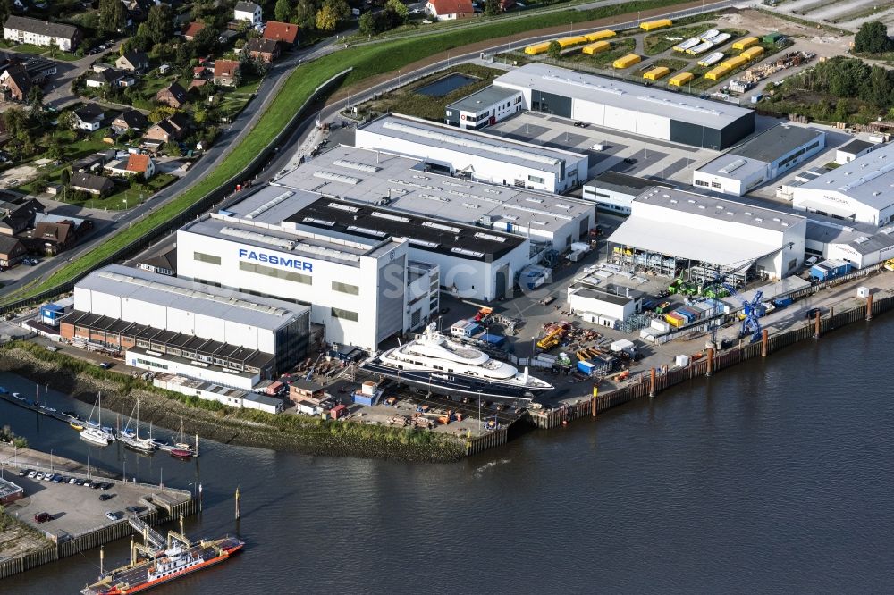 Berne aus der Vogelperspektive: Werftgelände der Firma Fassmer am Ufer der Weser in Berne im Bundesland Niedersachsen, Deutschland