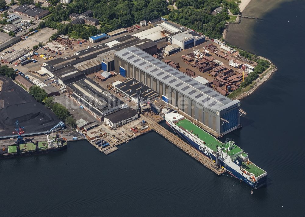 Flensburg von oben - Werftgelände der Flensburger Schiffbau in Flensburg im Bundesland Schleswig-Holstein, Deutschland