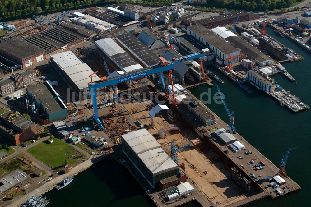 Kiel von oben - Werftgelände der Lindenau Werft und der der ThyssenKrupp Marine Systems GmbH in Kiel im Bundesland Schleswig-Holstein, Deutschland