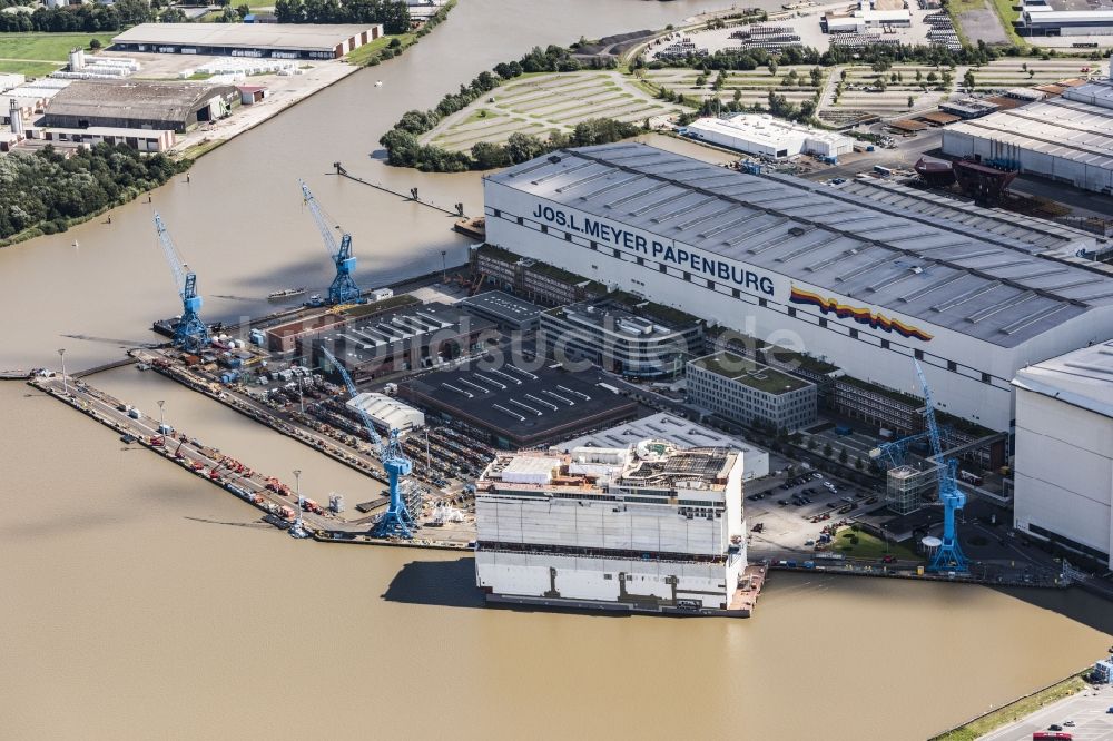 Papenburg von oben - Werftgelände der Meyer Werft in Papenburg im Bundesland Niedersachsen, Deutschland